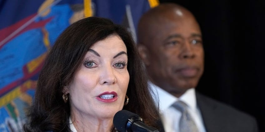 new york gov kathy hochul slams mayor adams migrant response in 12 page letter