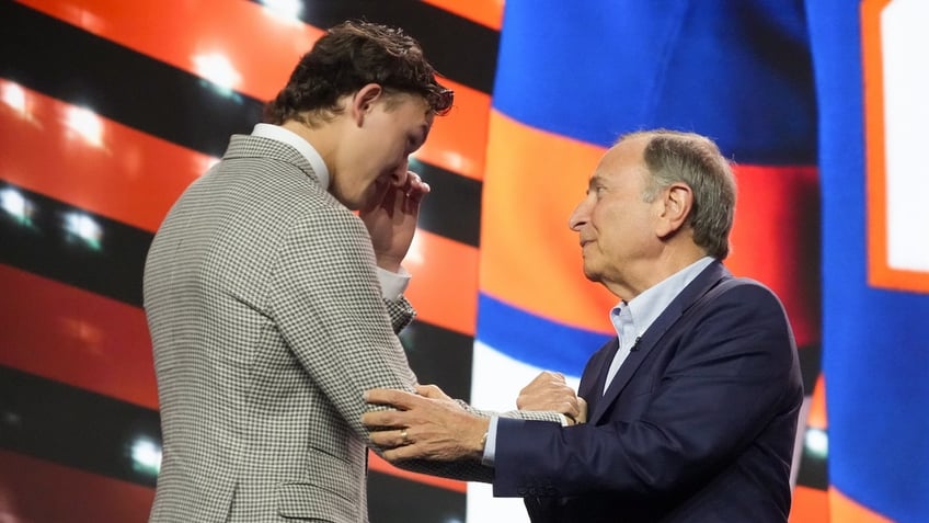 Matthew Schaefer is selected as the first overall pick to the New York Islanders in the first round of the 2025 NHL Draft at Peacock Theater. 