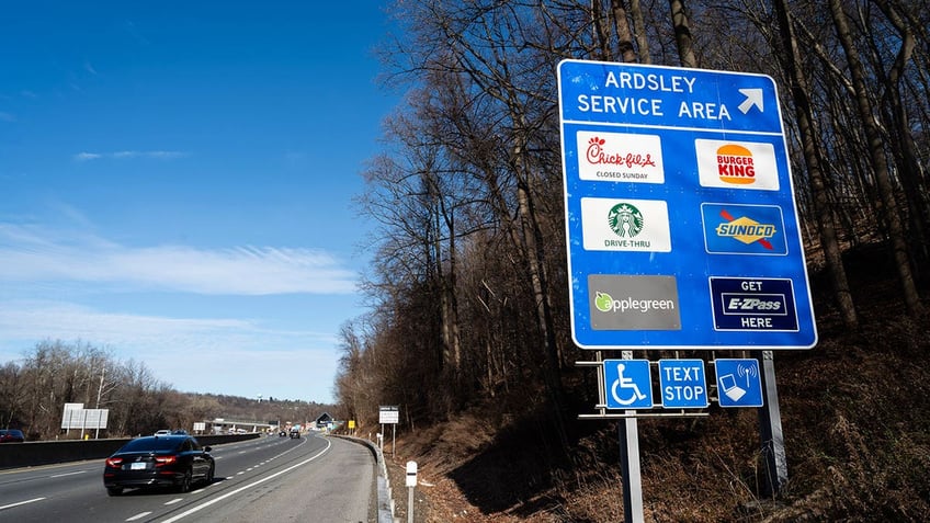 Interstate 87 sign