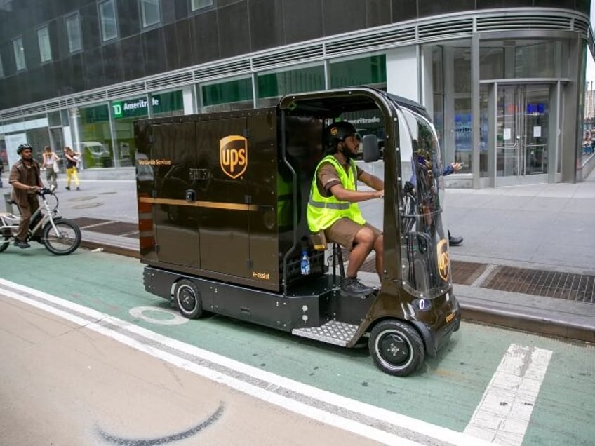 new yorkers 500 pound green delivery e bikes planned by city will kill cyclists and pedestrians