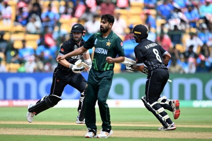 new zealand pile up 401 6 to push pakistan closer to world cup exit