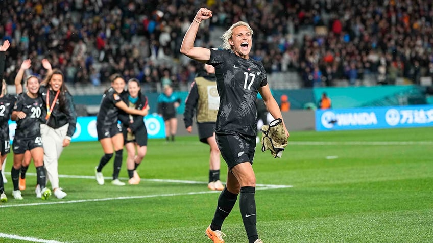 new zealand wins first ever womens world cup match hours after gunman kills 2 in auckland shooting