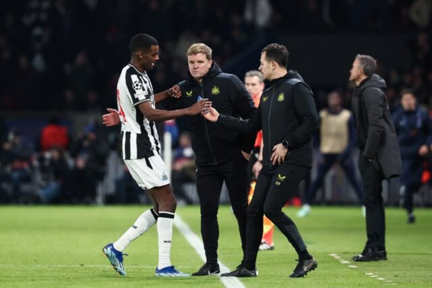 newcastle boss howe rues penalty decision in psg champions league draw