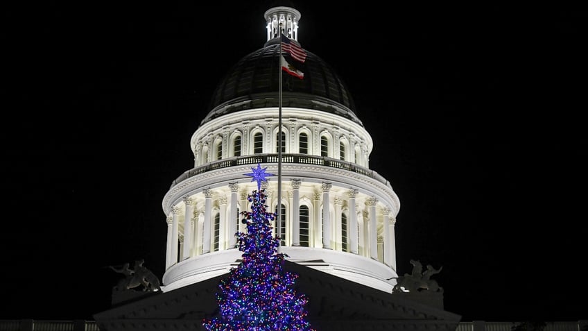 newsom cancels public capitol christmas tree lighting opting for virtual event amid planned protests