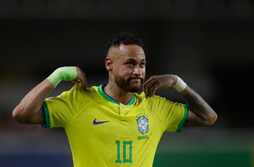 neymar scores 78th 79th goals to surpass pele and break brazils all time goal scoring record