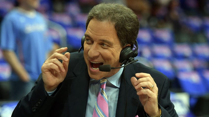 Kevin Harlan in NBA playoffs