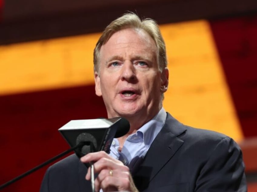 KANSAS CITY, MO - APRIL 27: Commissioner Roger Goodell announces a pick for the Washington