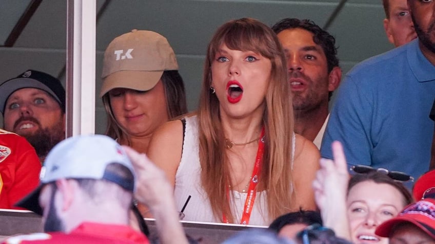 nfl fans sideswipe brittany mahomes as taylor swift appears at chiefs game