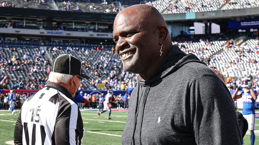 Lawrence Taylor on the field