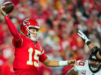 NFL issues security warning after burglaries at Mahomes, Kelce's homes linked to 'organized' group: reports