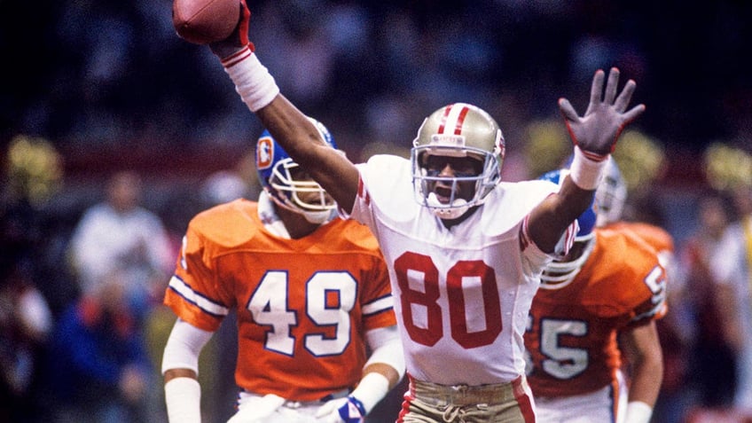 nfl legend jerry rice predicts exceptional season for 49ers believes emergency qb rule will help team