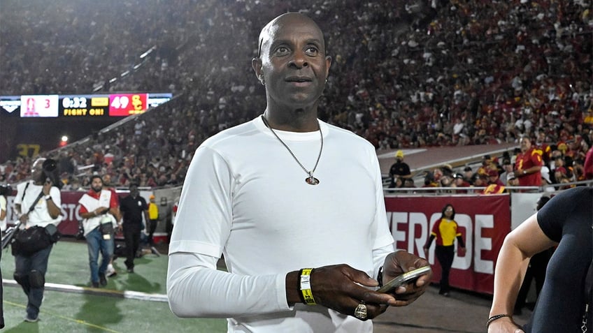 nfl legend jerry rice thinks usc quarterback caleb williams is worthy of hype without a doubt