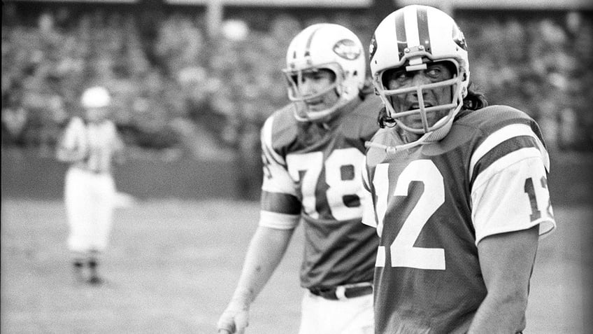 nfl legend joe namath accused of allowing rampant child sex abuse to occur at football camp