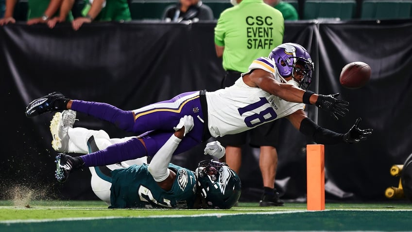 Justin Jefferson fumbles ball through end zone