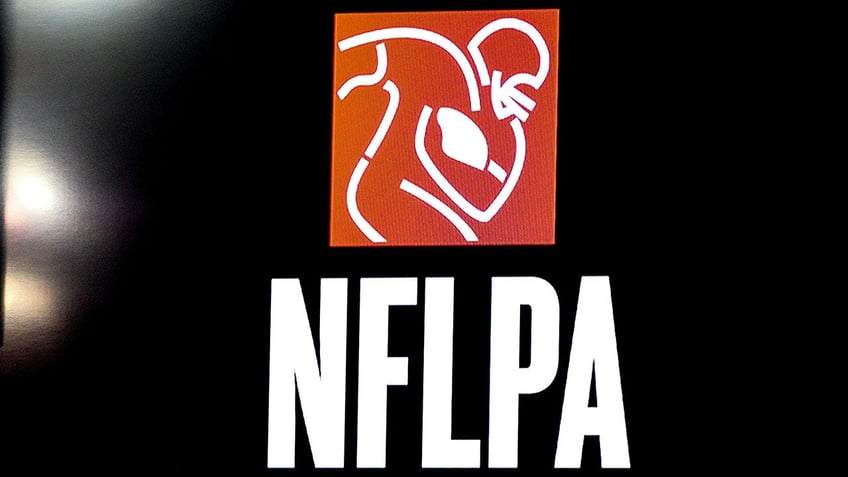 nflpa execs suggestion about injuries raises eyebrows amid downward trend in running backs market