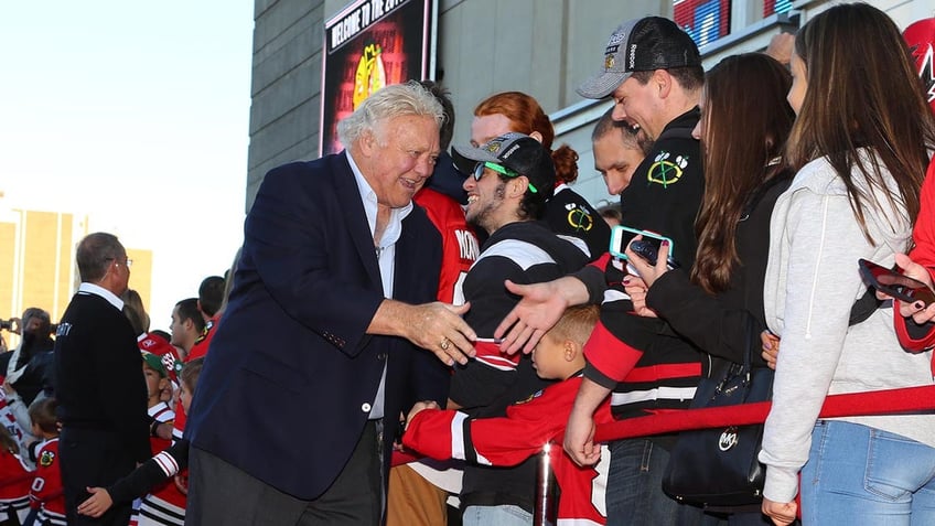 Bobby Hull with fans