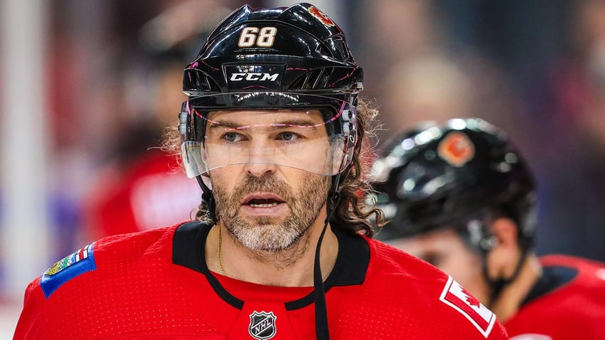 Jaromir Jagr with Flames