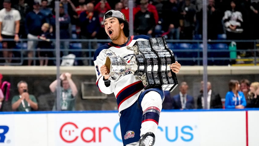 Zayne Parekh with trophy