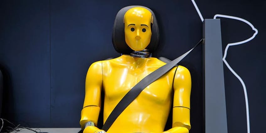 nhtsa to encourage more seatbelt use by requiring warning systems for passengers