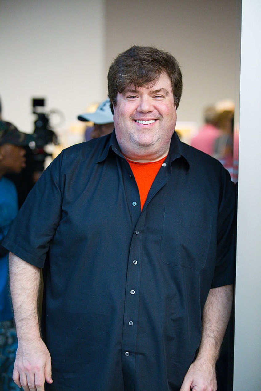 nickelodeon producer dan schneider responds to quiet on set accusations i owe some people a strong apology