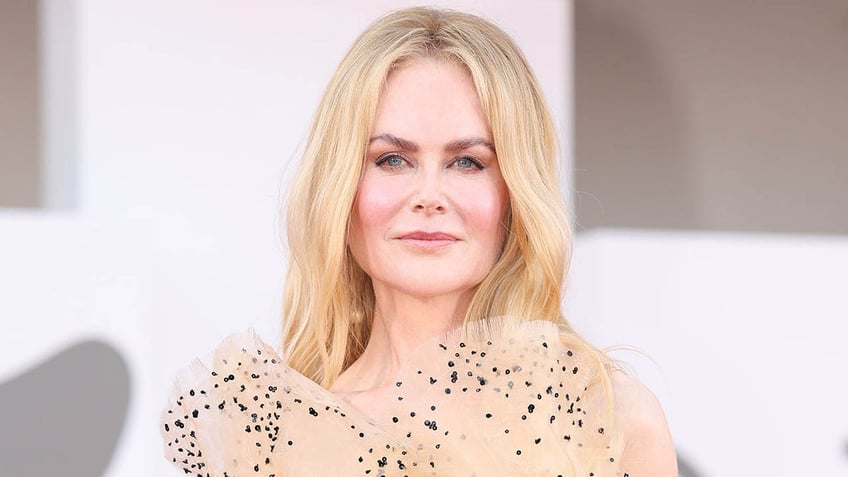 nicole kidman venice red carpet closeup