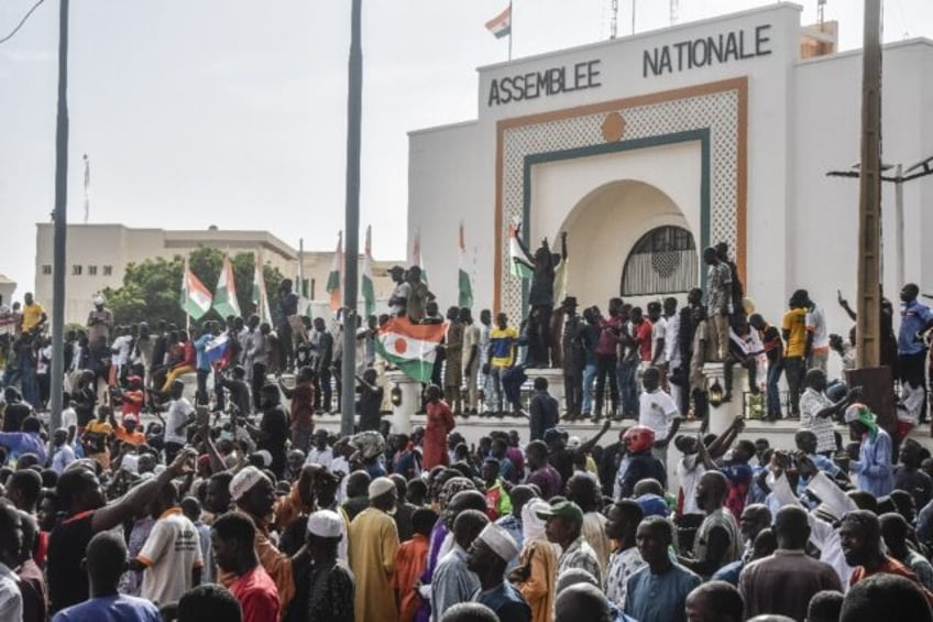 niger putschists say threat of imminent military intervention by ecowas