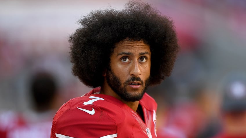 nike nfl athletes give stunning colin kaepernick endorsement in new ad he got another good six years left