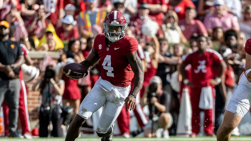 no 11 alabama dominates second half to take down sec rival no 17 tennessee