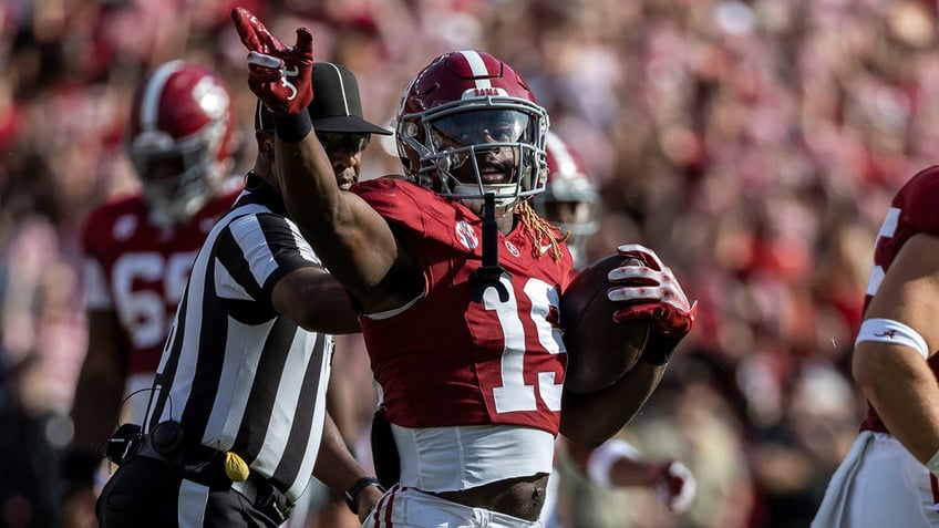 no 11 alabama dominates second half to take down sec rival no 17 tennessee