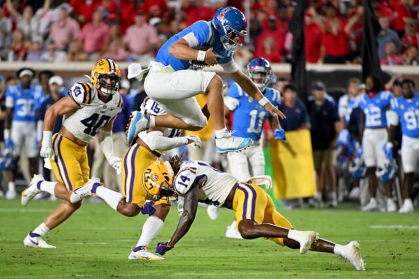 no 20 mississippi rallies past no 13 lsu in fourth quarter for 55 49 victory