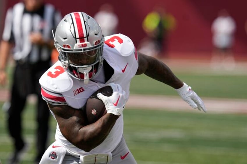 no 3 buckeyes overcome sluggish showing to extend winning streak over hoosiers 23 3