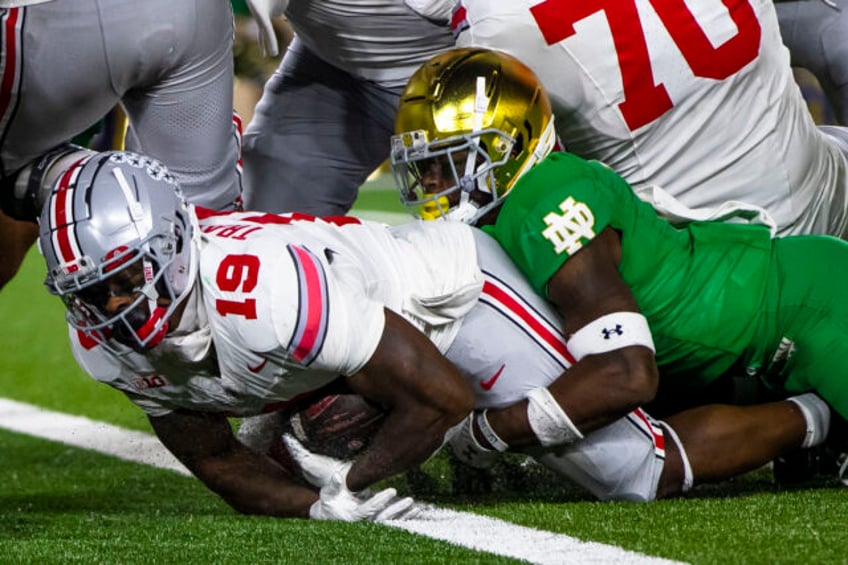 no 6 ohio state plunges for touchdown with 1 second left to beat no 9 notre dame 17 14