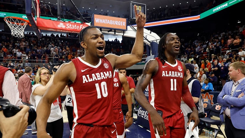 Alabama players celebrate