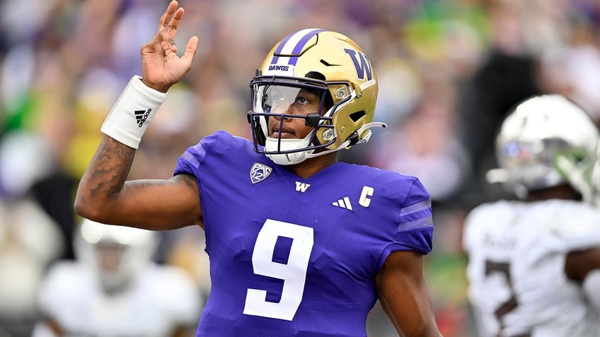 no 7 washington beats no 8 oregon when last second field goal misses wide