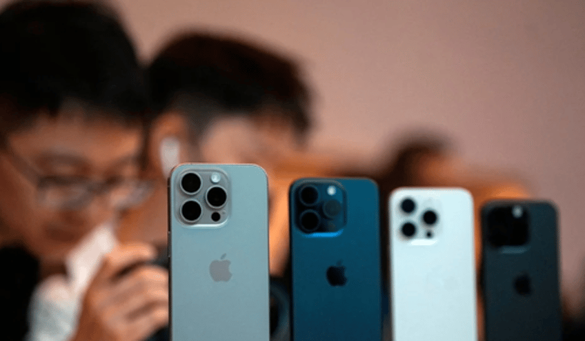 no ai fueled upgrade supercycle apple iphone 16 discounts offered at major chinese online retailers 