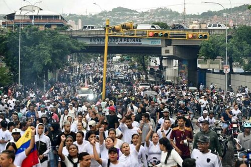 no forgiveness maduro arrests 2000 venezuelan protesters vows maximum punishment