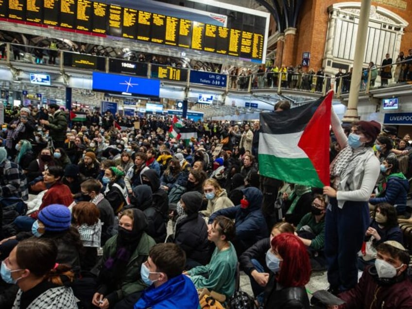 no go zone for jews hundreds of anti israel activists occupy londons liverpool street station