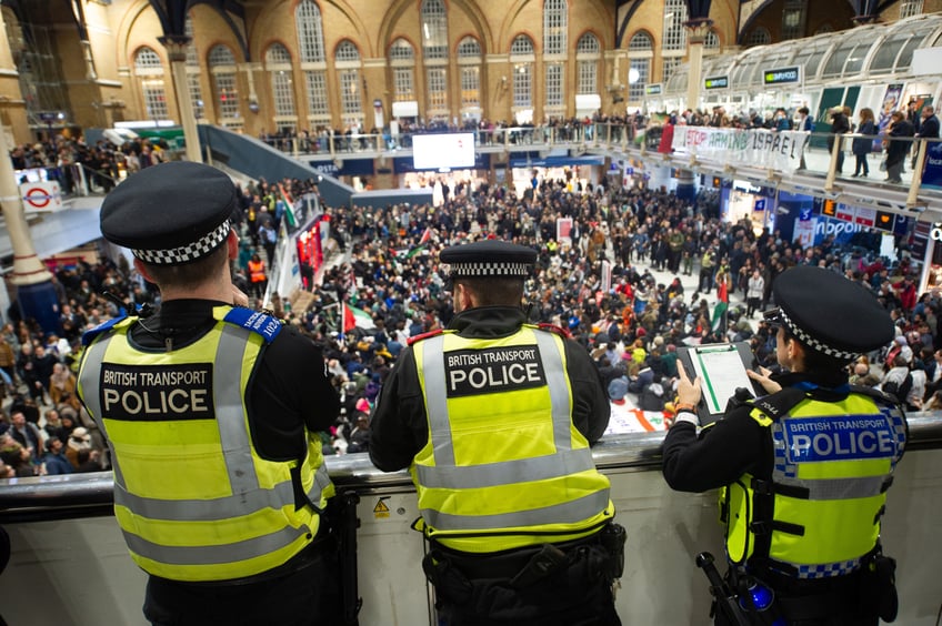 no go zone for jews hundreds of anti israel activists occupy londons liverpool street station