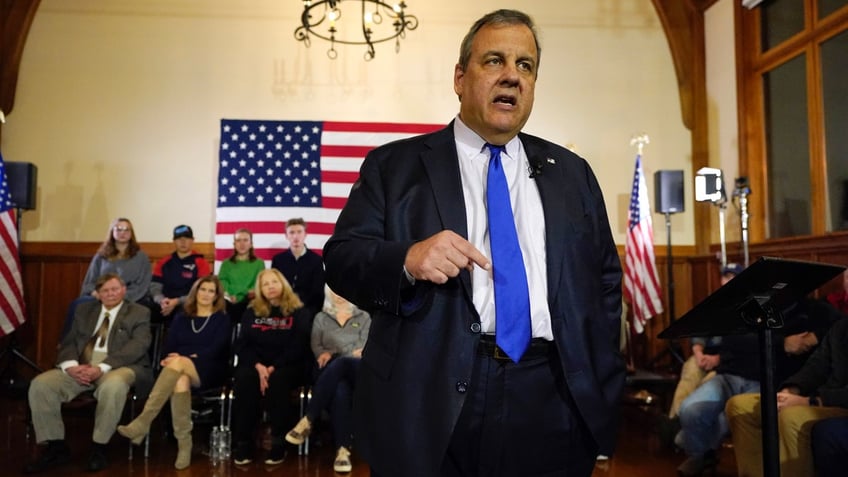 Chris Christie suspends 2024 campaign