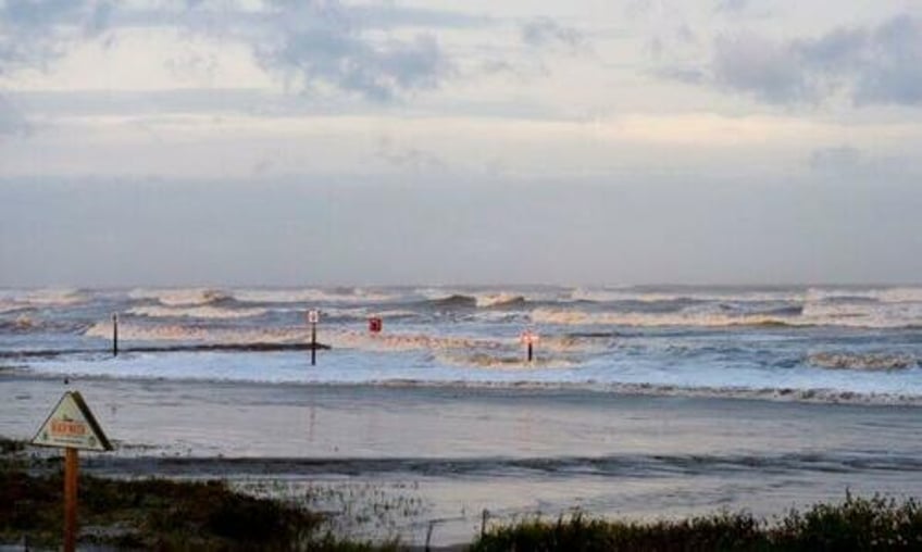 no tropical storms or hurricanes have developed in the atlantic for 3 weeks