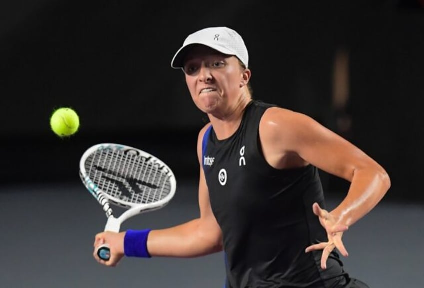 no2 swiatek beats no1 sabalenka in wta finals semis