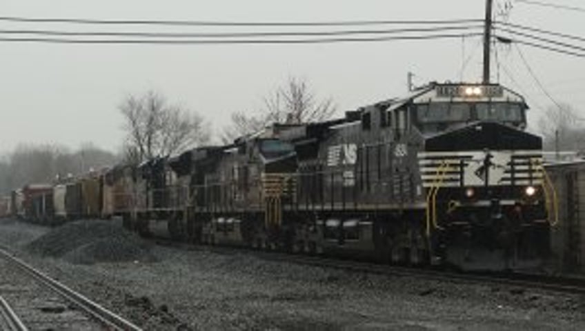 Norfolk Southern reaches tentative $600M derailment settlement