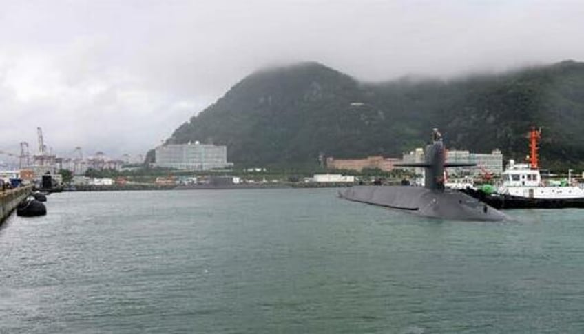 north korea issues nuclear warning over us nuke armed submarine off peninsula