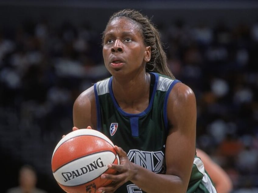 25 Jun 2001: Val Whiting-Raymond #52 of the Minnesota Lynx gets ready to shoot a free thro