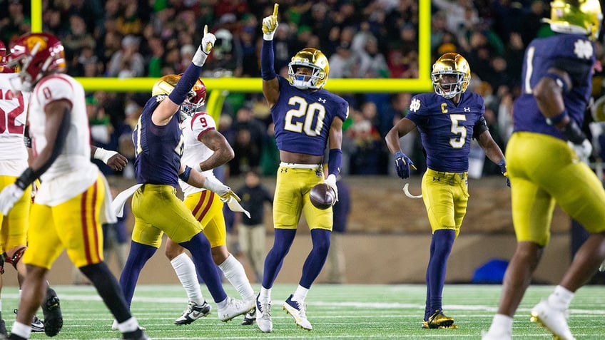 notre dame wallops usc caleb williams struggles in trojans first loss of season