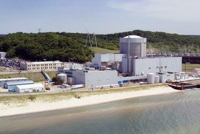 nuclear is back us closes on 15 billion loan to resurrect holtecs palisades nuclear plant