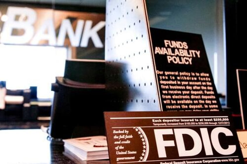 number of problem banks climbs in 1st quarter new fdic report finds