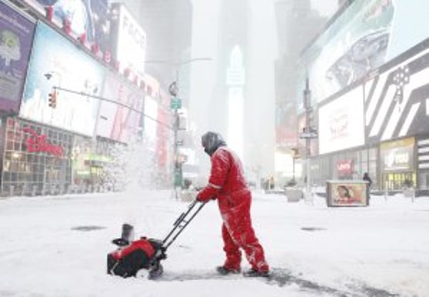 N.Y. eyes 3 feet of lake-effect snow as polar vortex set to chill eastern U.S.