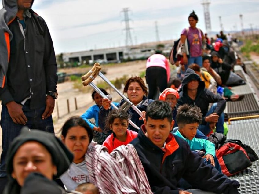 CIUDAD JUAREZ , MEXICO - APRIL 24: Thousands of migrants arrive to Ciudad Juarez aboard th