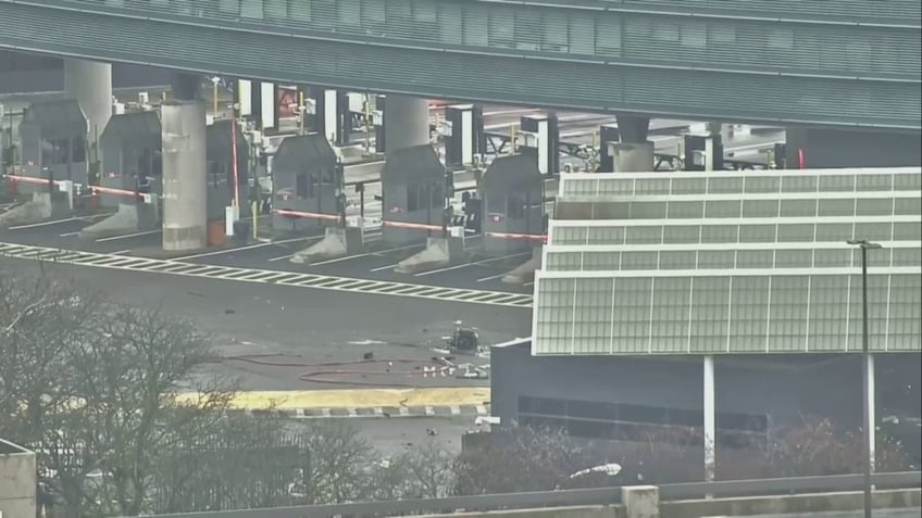 ny vehicle explosion at rainbow bridge border crossing is attempted terror attack sources